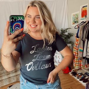 bandit brand ladies love outlaws graphic tee